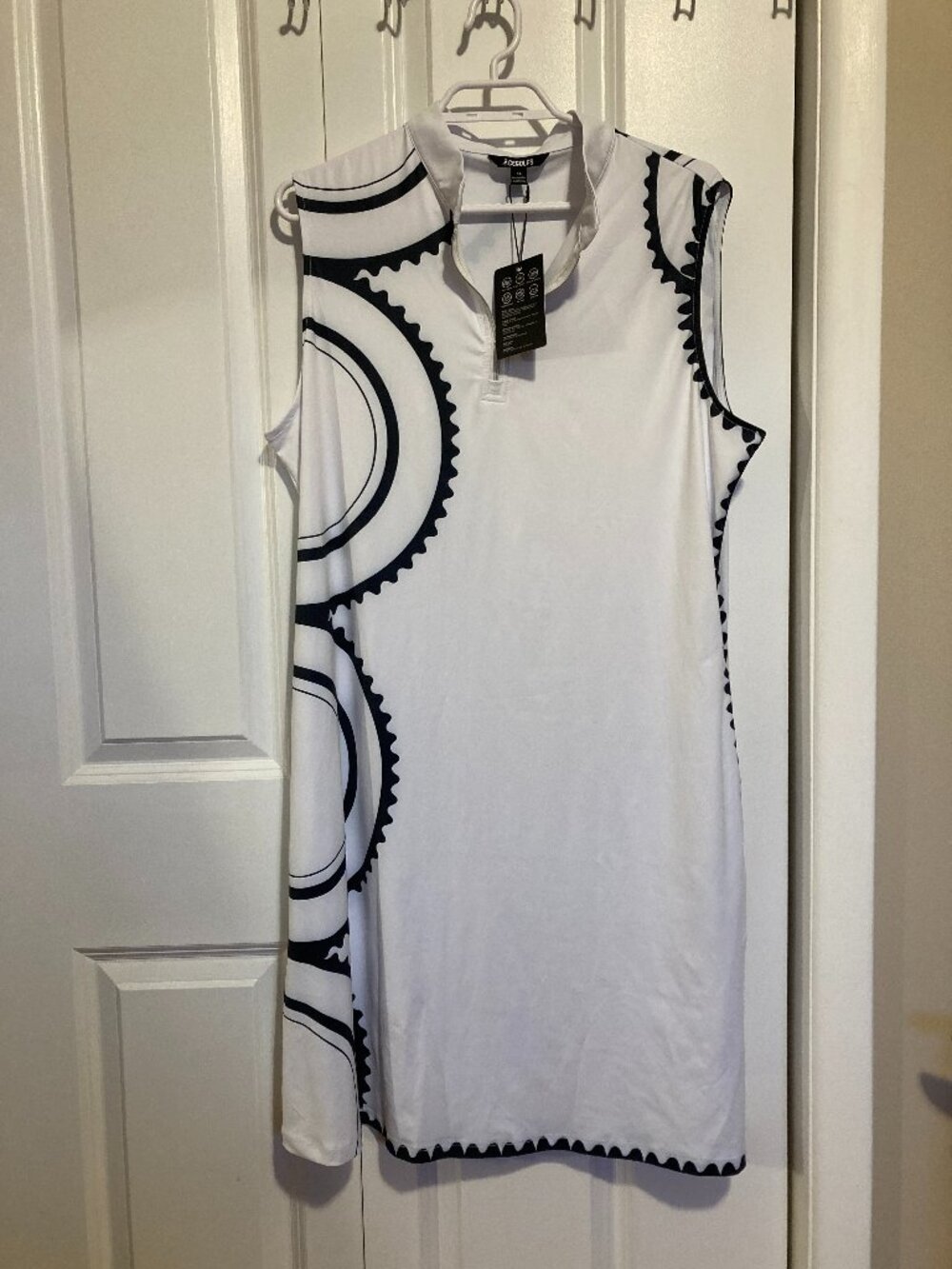 NWT AceGolfs Black and White Dress, Size XL